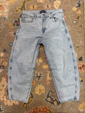 GAP Barrel Jeans Light Wash 14/32 Relaxed Curved Leg